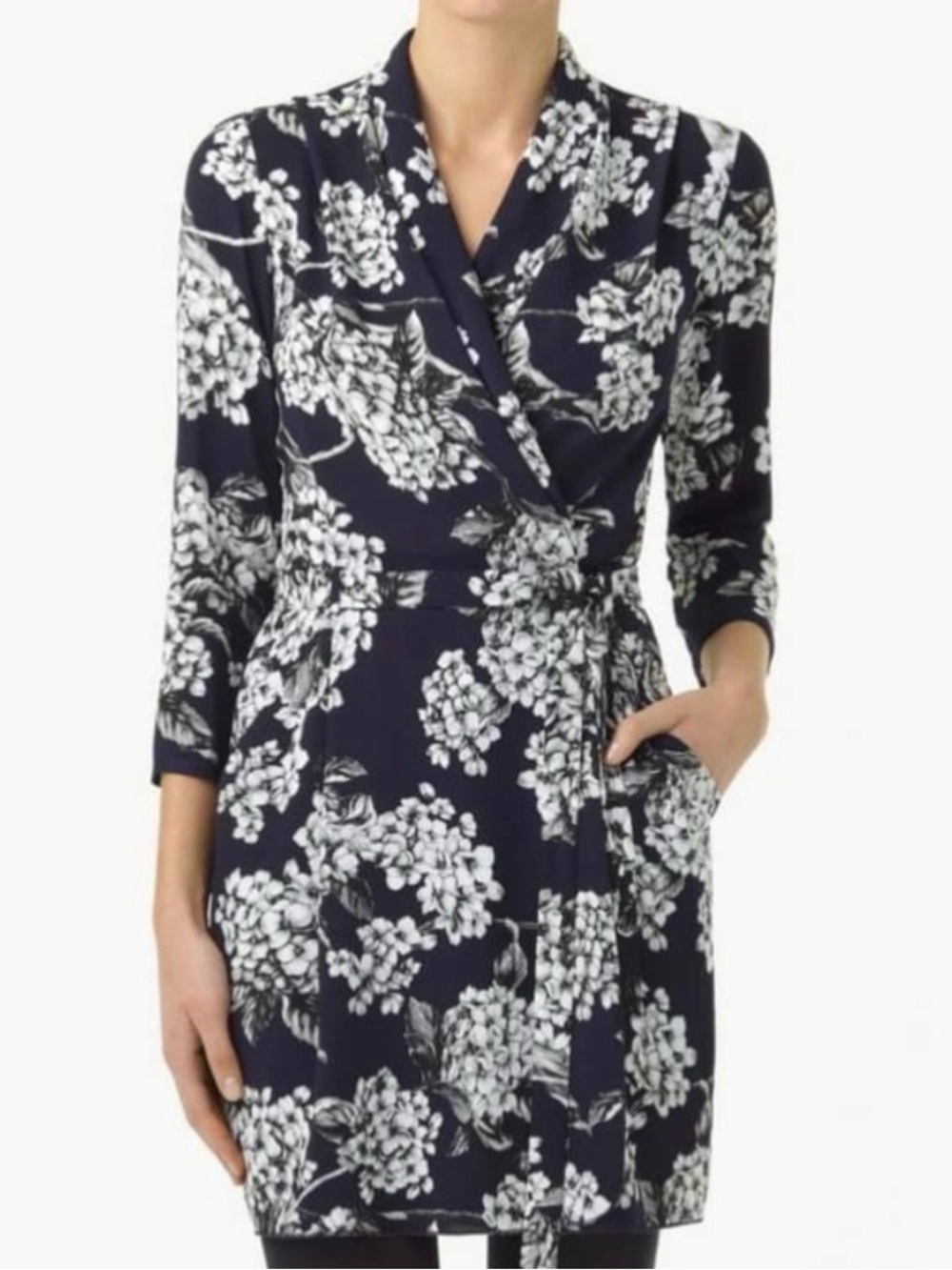 Aritzia Wilfred Size 6 Franca Faux-Wrap Dress with 3/4 Sleeves - Navy